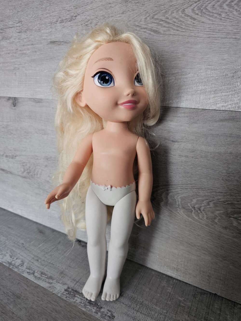 DISNEY Frozen Animator Collection Princess Doll 13" White Tights Painted On